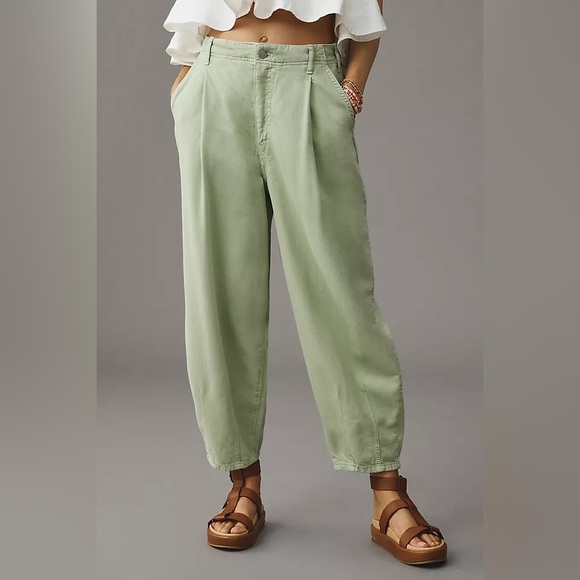 Pilcro The Breaker Mid-Rise Tapered Pull-On Jeans in Moss - 28 - Picture 2 of 6